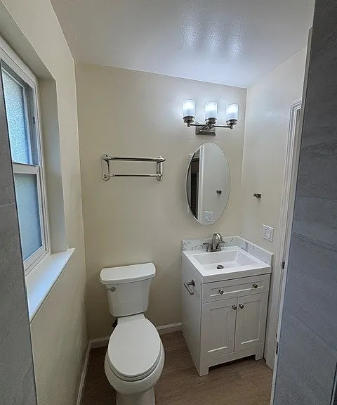 1590 Ebener St #5 — Photo 2
