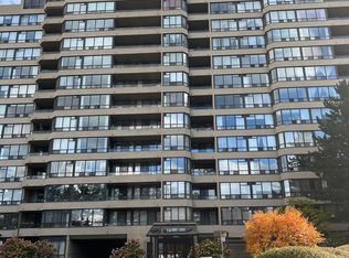 32 Clarissa Dr UNIT 222, Richmond Hill, ON L4C 9R7