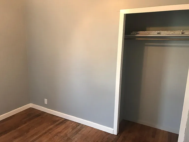121 N White St — Photo 7