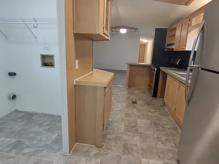 8685 Green Meadows Ln — Photo 32