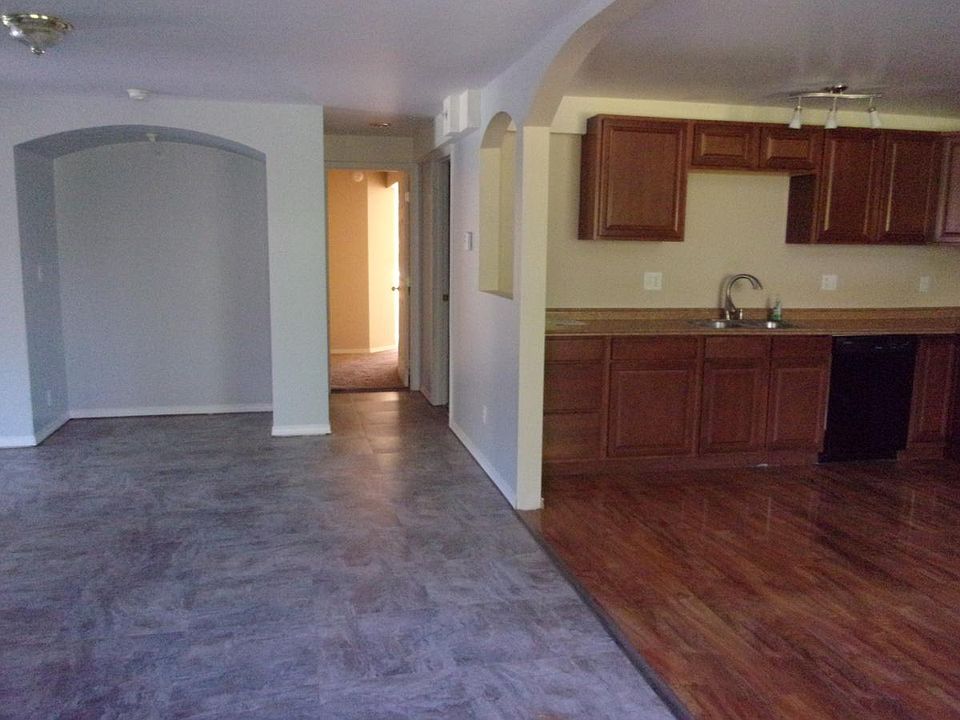 1st image of 803 E Stanley Pl #B