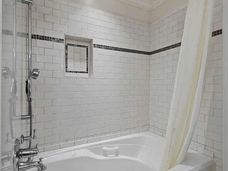 815 Baylor Dr SE — Photo 25
