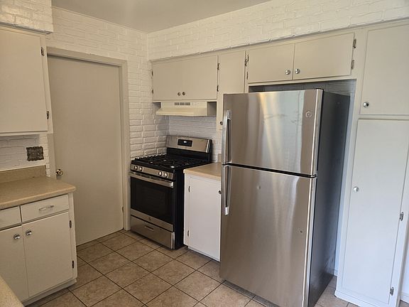 3rd image of 350 Ashland Dr