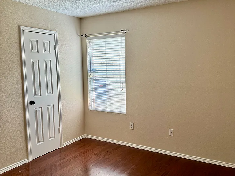 810 Wilmor Ct — Photo 13