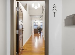 212 N Center St Unit 301, Bloomington, IL 61701