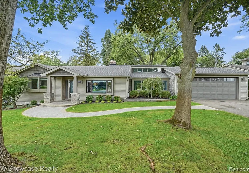 2152 Shankin Dr