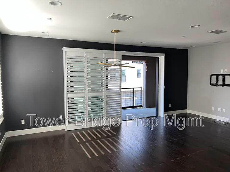 315 Creamery Ln — Photo 2