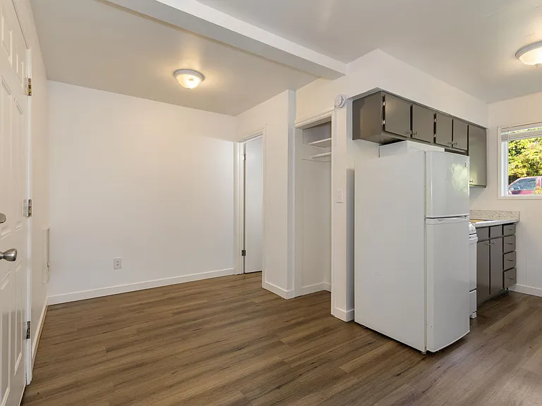Timberline Apartments — Photo 8