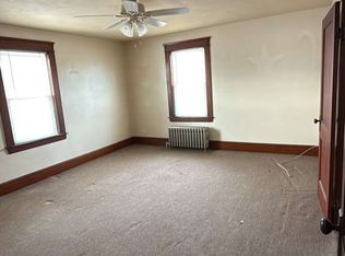 752 Providence St #2R, Woonsocket, RI 02895