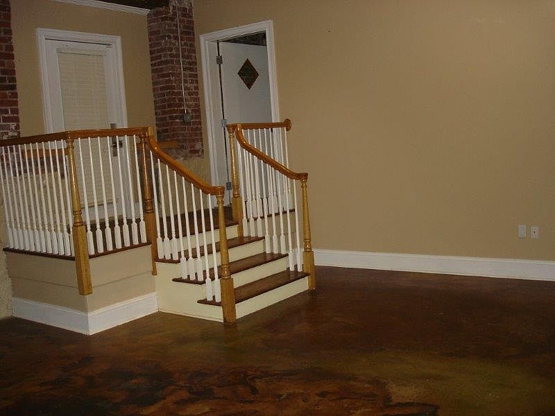 Entry into unit and living r