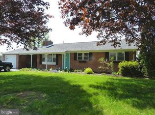 13910 N Meadow Rd, Hagerstown, MD 21742