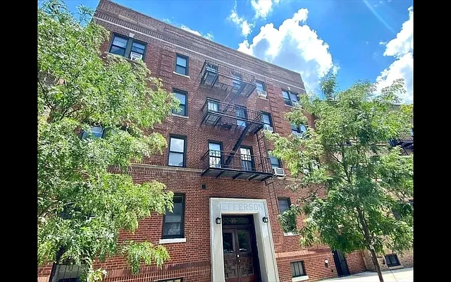 Rented by Voro New York | media 62