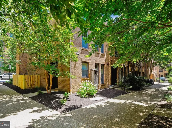 4413 7th St N, Arlington, VA 22203