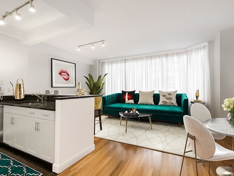 1st image of 320 W 38th St APT 318