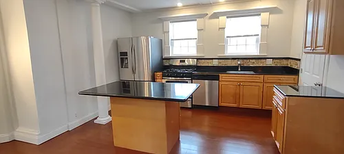 21 Ash St Photo 1