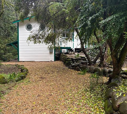 Side entry to house