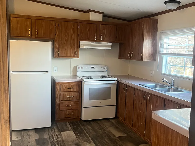 130 Paige Dr — Photo 6