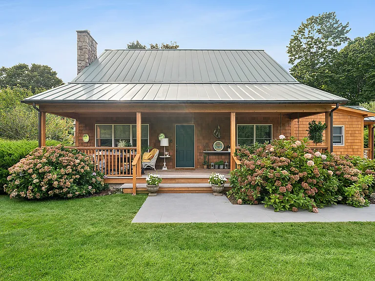 176 Bridgehampton Sag Harbor Tpke — Photo 2