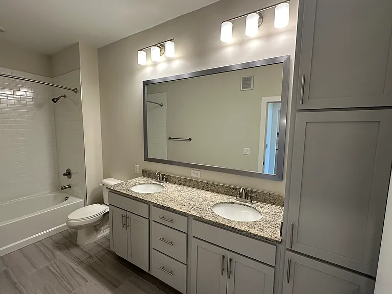 Guest bath with double vanity