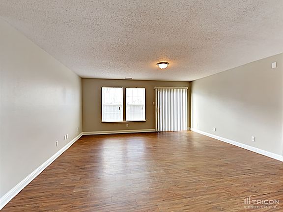 3rd image of 3340 Summer Breeze Cir