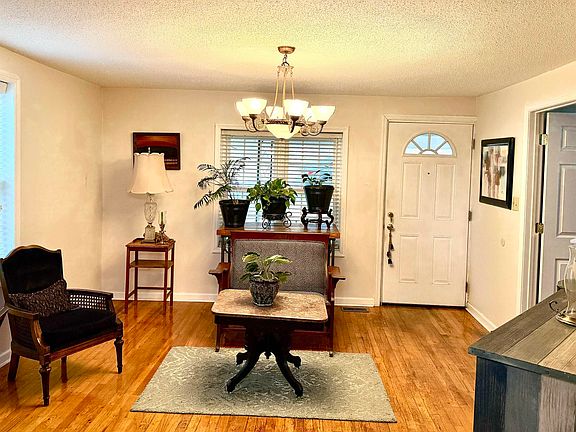 5th image of 2817 Anderson Rd