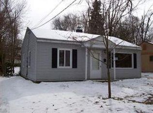 743 Denway Dr, Kalamazoo, MI 49008