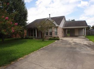 30450 Paul Dr, Walker, LA 70785