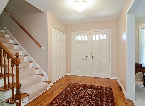2nd image of 1020 W Raven Ln