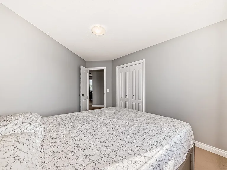 409 W Lakeview Dr — Photo 32