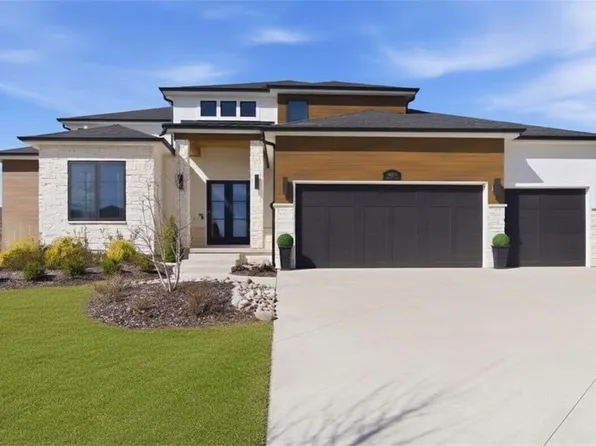 16908 Rosehill St, Overland Park, KS 66221