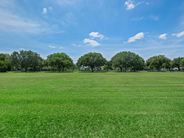 43 E Kitty Hawk St, Richmond, TX 77406