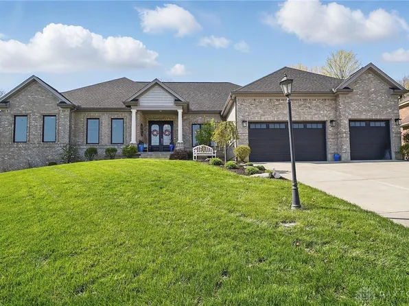 2831 Maginn Dr, Beavercreek, OH 45434