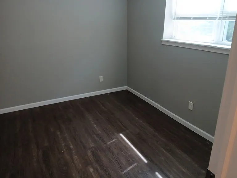 904 Georgian Dr — Photo 5