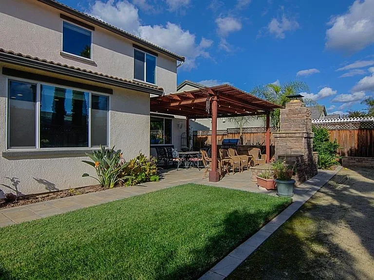 550 Bel Air Way — Photo 6