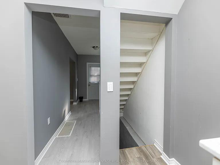 19 Duncan St — Photo 34