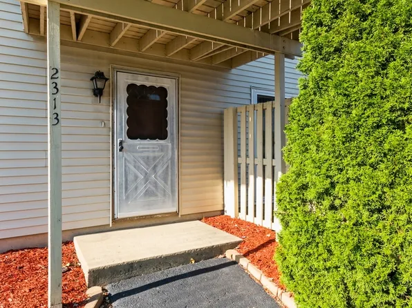 2313 Aster Dr #2313, Crest Hill, IL 60403