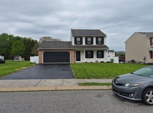 2070 Wyatt Cir, Dover, PA 17315