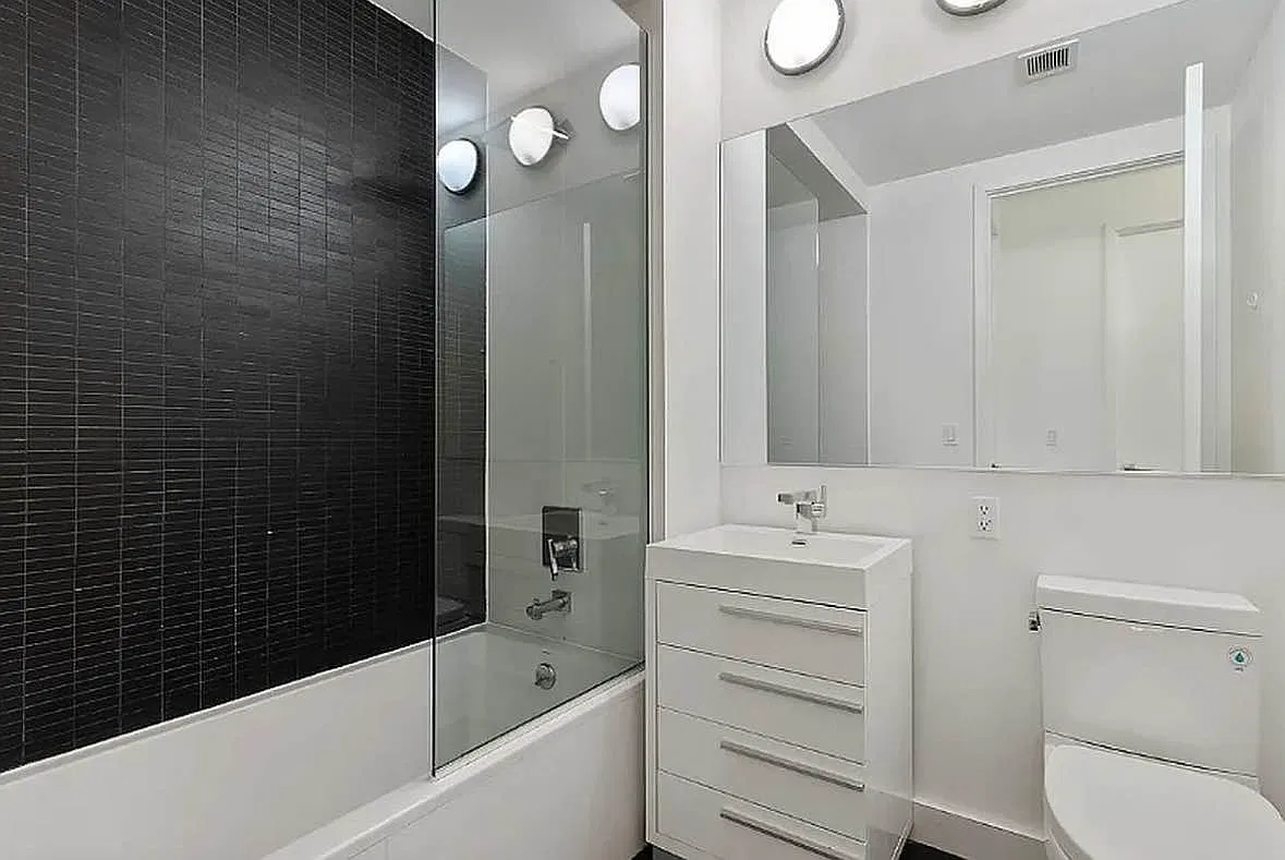 75 Ralph Avenue — Photo 4