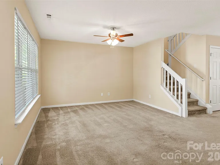 148 Mangum Cir — Photo 6