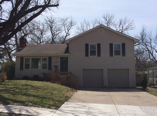 9117 W 69th St, Merriam, KS 66204