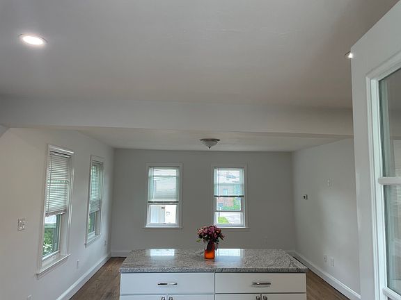 2nd image of 46 Pearl St Floor 2