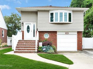 12 Copiague St, Valley Stream, NY 11580