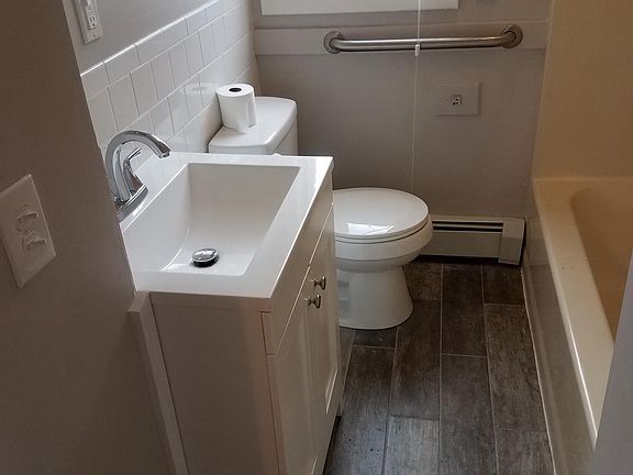 2nd image of 11 Ashton St #2