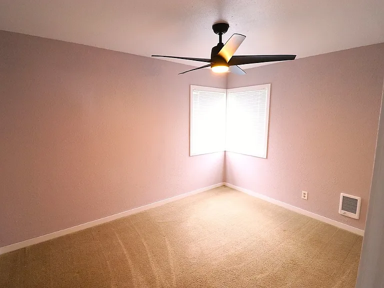 1690 Wilson St — Photo 13