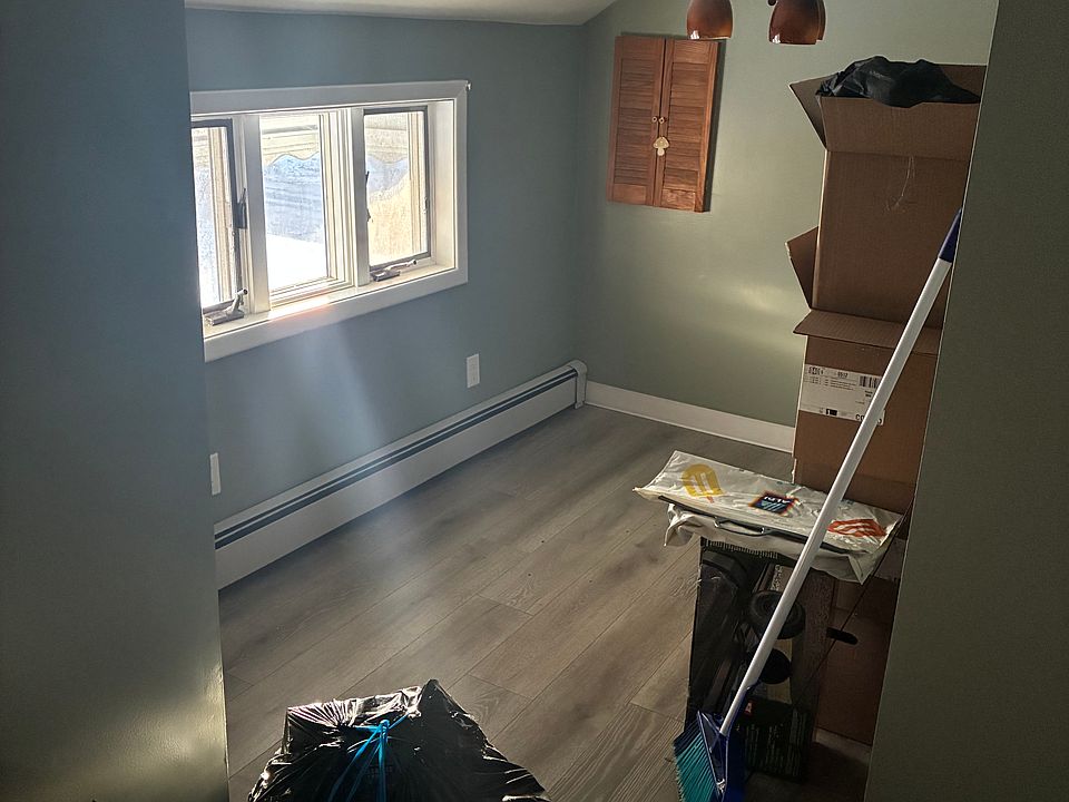 1st image of 34 Paxford Pl Floor 2