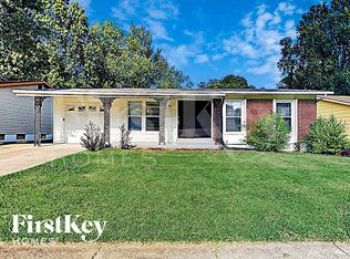 11592 Las Ladera Dr, Florissant, MO 63033