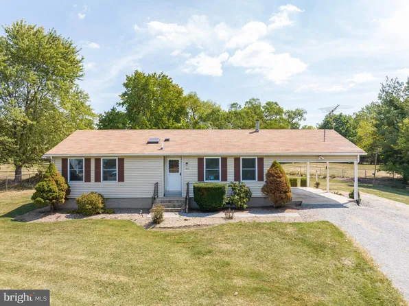 25 S Berlin Pike, Lovettsville, VA 20180