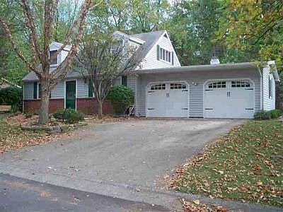 1st image of 3907 Oakview Dr