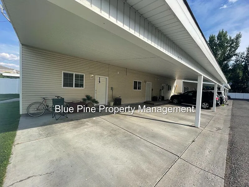 2 bed, 1.5 bath, 1080 sqft, $1,175 — Photo 3