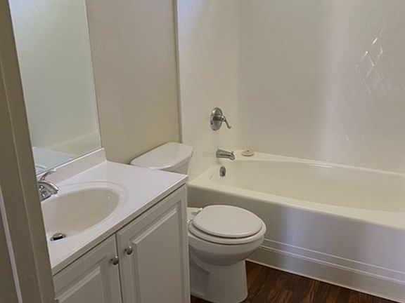 5th image of 901 Palmbrook Dr #5